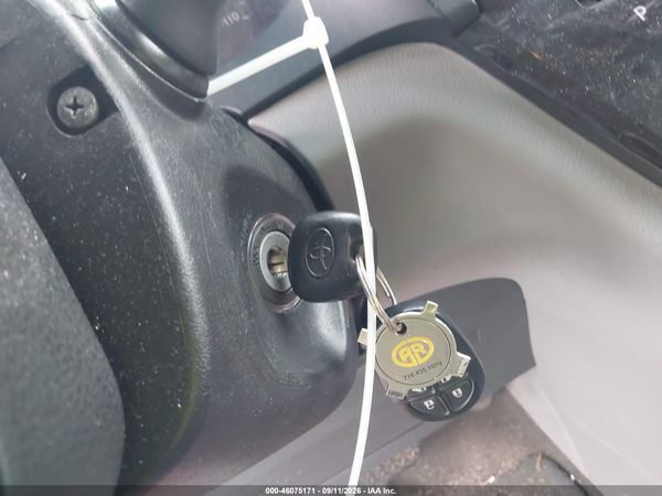2017 TOYOTA SIENNA LE 8 PASSENGER — I11