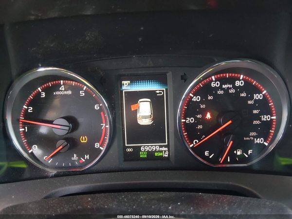 2016 TOYOTA RAV4 SE — I7