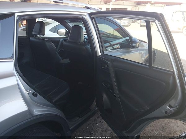 2016 TOYOTA RAV4 SE — I8
