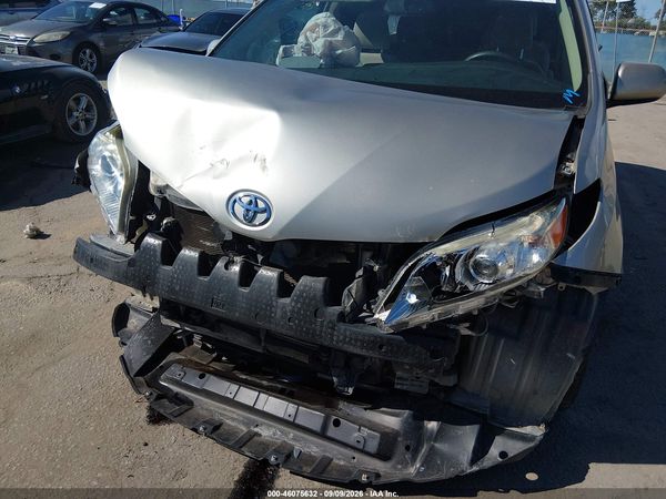 2016 TOYOTA SIENNA LE 8 PASSENGER — I6