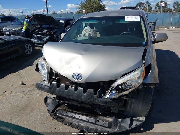 2016 TOYOTA SIENNA LE 8 PASSENGER — I115