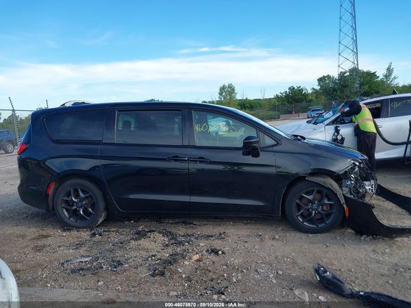 2020 CHRYSLER PACIFICA TOURING — I116