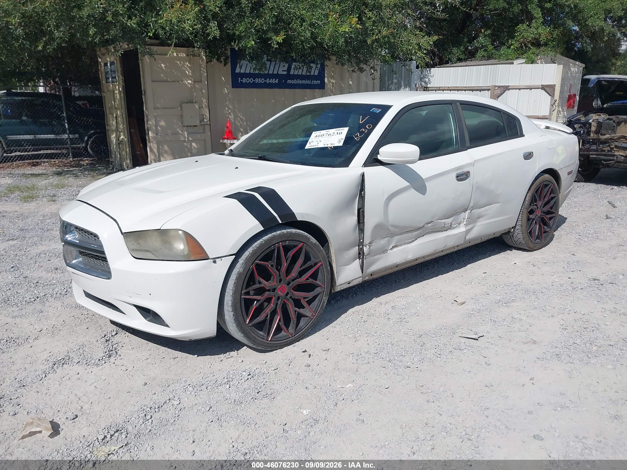 2013 DODGE CHARGER SXT — I2