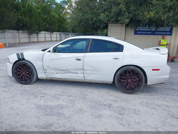 2013 DODGE CHARGER SXT — I117