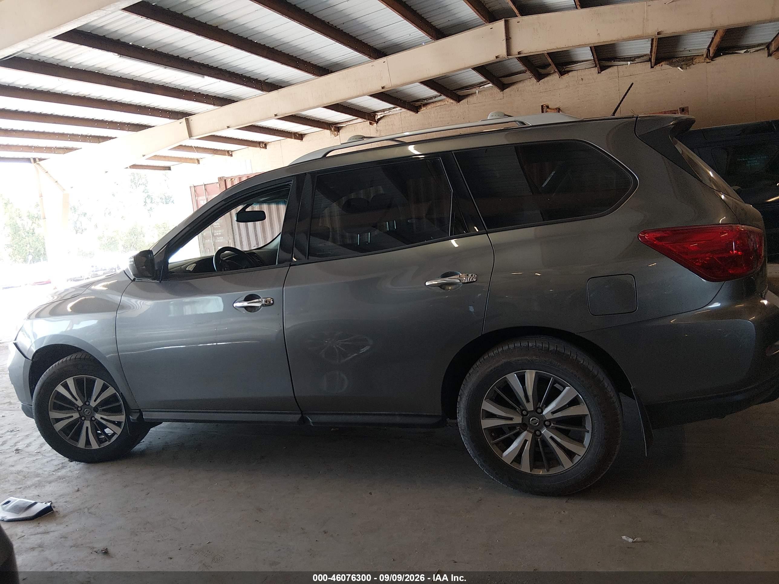 2018 NISSAN PATHFINDER SV