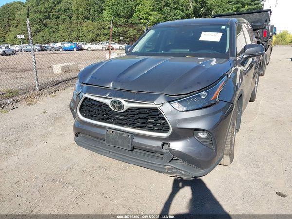 2022 TOYOTA HIGHLANDER LE — I152
