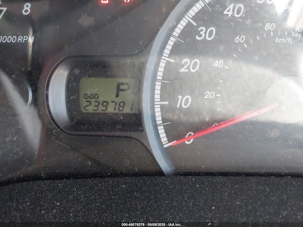 2013 TOYOTA SIENNA LE V6 8 PASSENGER