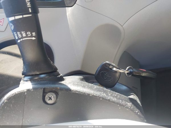 2013 TOYOTA SIENNA LE V6 8 PASSENGER