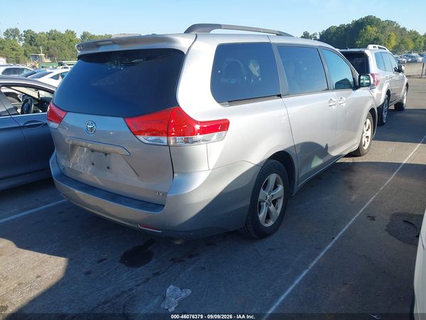 2013 TOYOTA SIENNA LE V6 8 PASSENGER