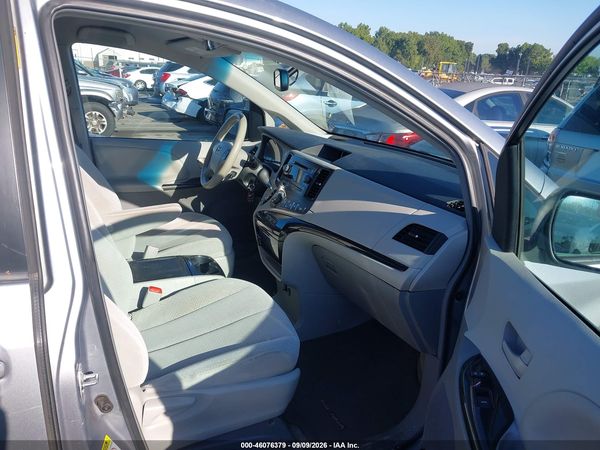 2013 TOYOTA SIENNA LE V6 8 PASSENGER