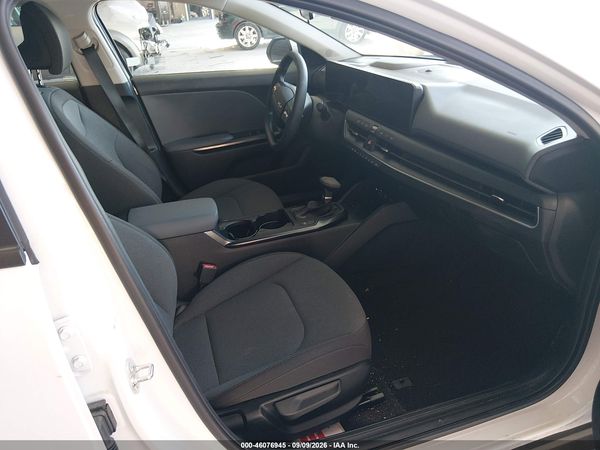 2025 KIA K4 LXS — I5