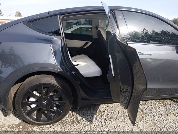 2020 TESLA MODEL Y — I8