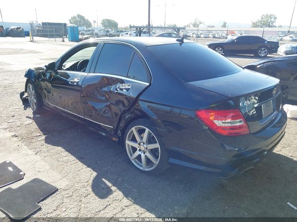 2014 MERCEDES-BENZ C 250 SPORT — I3