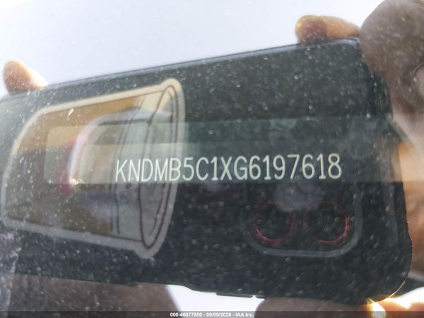 2016 KIA SEDONA LX — I9