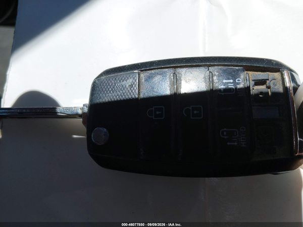 2016 KIA SEDONA LX — I11