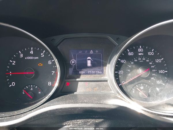 2017 KIA SEDONA LX — I7