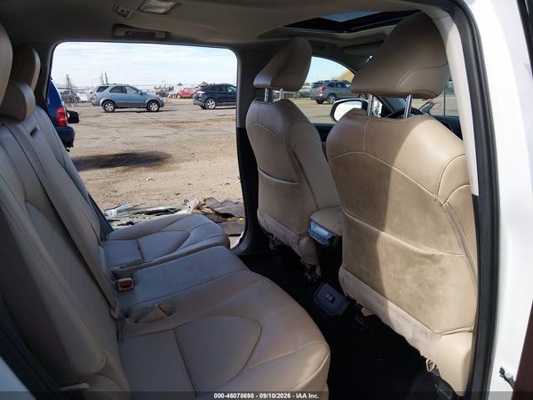 2022 TOYOTA HIGHLANDER HYBRID XLE — I8