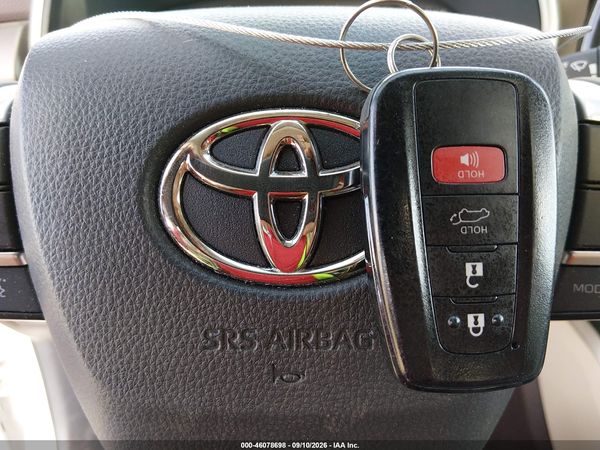 2022 TOYOTA HIGHLANDER HYBRID XLE — I11
