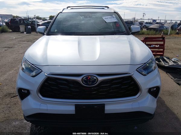 2022 TOYOTA HIGHLANDER HYBRID XLE — I115