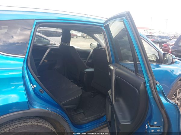 2017 TOYOTA RAV4 XLE — I8