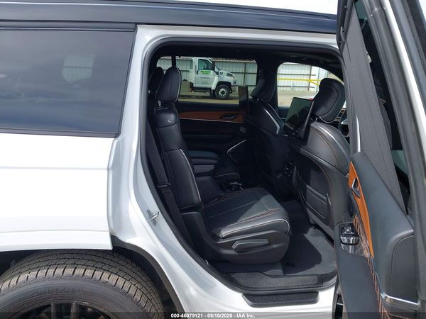 2023 JEEP GRAND CHEROKEE L SUMMIT RESERVE 4X4 — I8