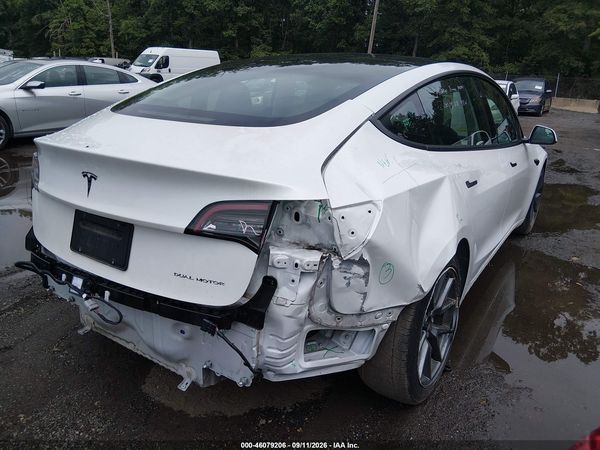 2022 TESLA MODEL 3 — I4