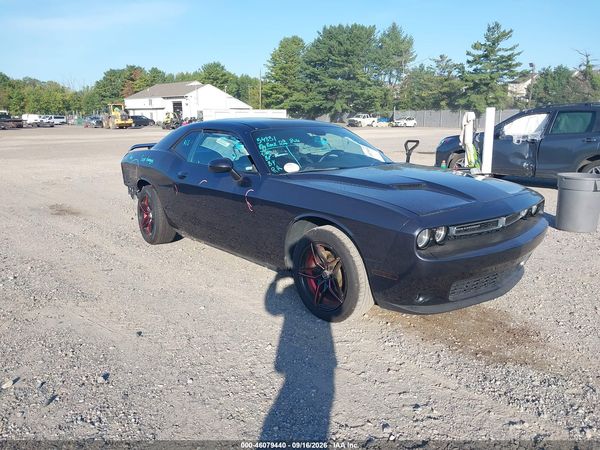 2016 DODGE CHALLENGER SXT — I1