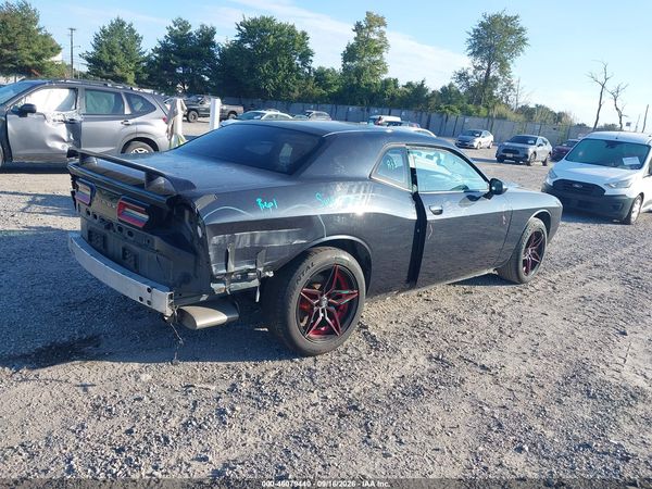 2016 DODGE CHALLENGER SXT — I4