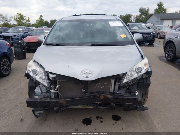 2015 TOYOTA SIENNA LE 8 PASSENGER — I115