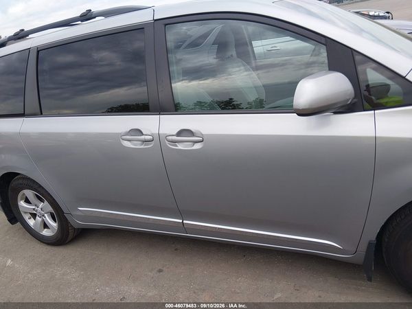 2015 TOYOTA SIENNA LE 8 PASSENGER — I116