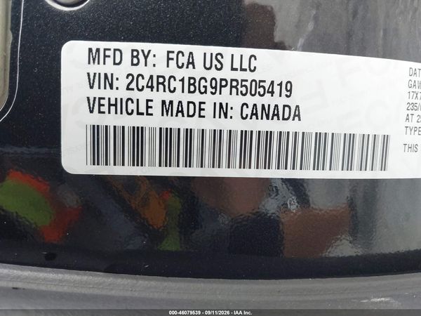 2023 CHRYSLER PACIFICA TOURING L — I9