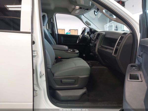 2017 RAM 3500 TRADESMAN  4X4 8' BOX