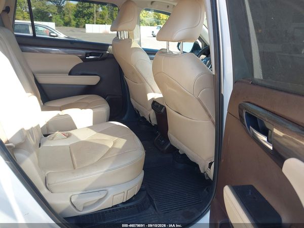 2022 TOYOTA HIGHLANDER HYBRID LIMITED — I8