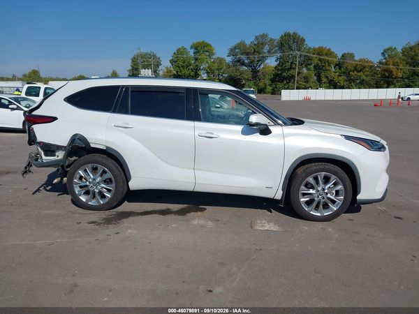 2022 TOYOTA HIGHLANDER HYBRID LIMITED — I116