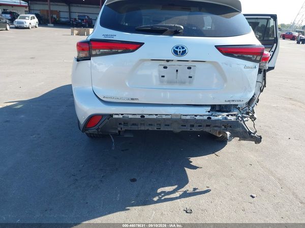 2022 TOYOTA HIGHLANDER HYBRID LIMITED — I152