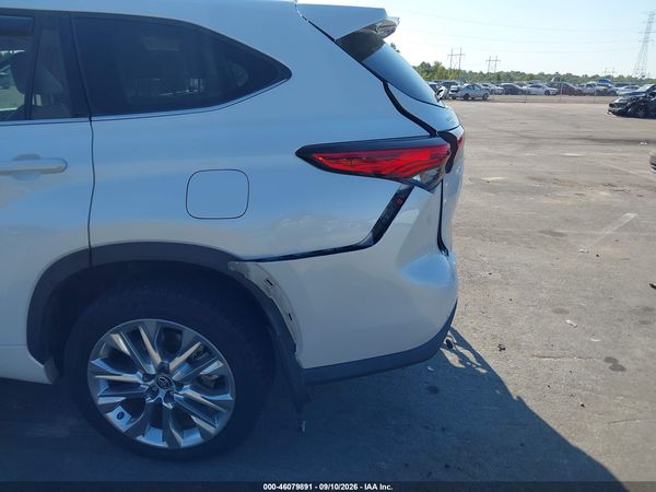 2022 TOYOTA HIGHLANDER HYBRID LIMITED — I153
