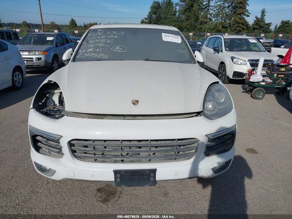 2016 PORSCHE CAYENNE