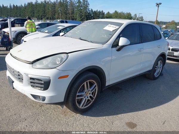 2016 PORSCHE CAYENNE