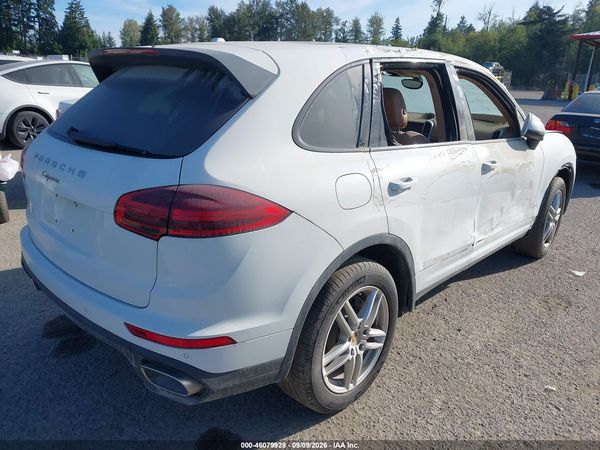 2016 PORSCHE CAYENNE