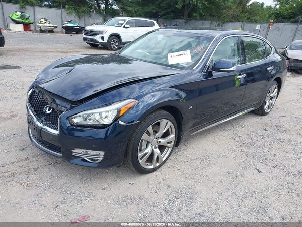 2017 INFINITI Q70L — I2