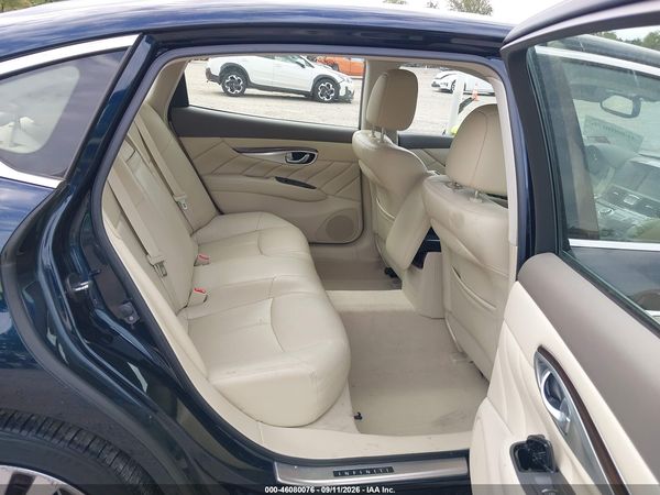 2017 INFINITI Q70L 3.7X — I8