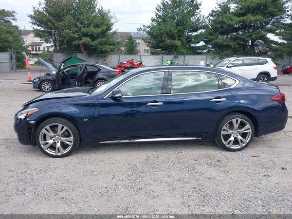 2017 INFINITI Q70L 3.7X — I117