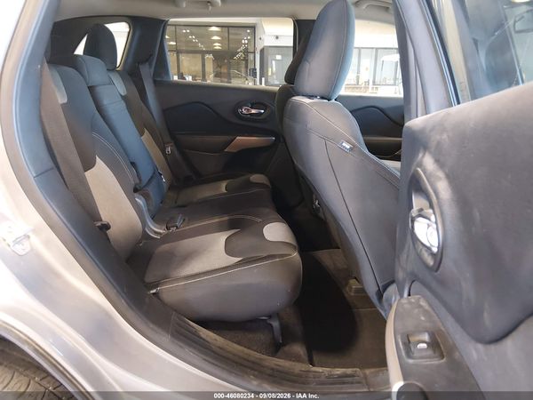 2018 JEEP CHEROKEE LATITUDE 4X4 — I8