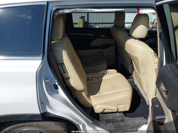 2018 TOYOTA HIGHLANDER LIMITED PLATINUM — I8