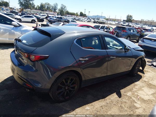 2022 MAZDA MAZDA3 CARBON EDITION — I116