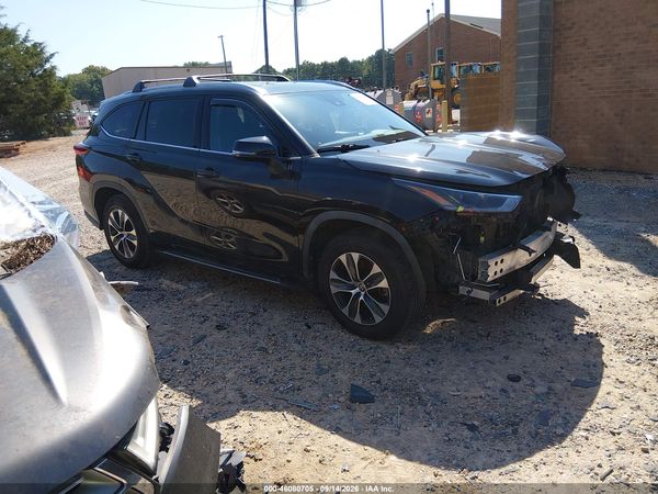 2021 TOYOTA HIGHLANDER XLE — I1