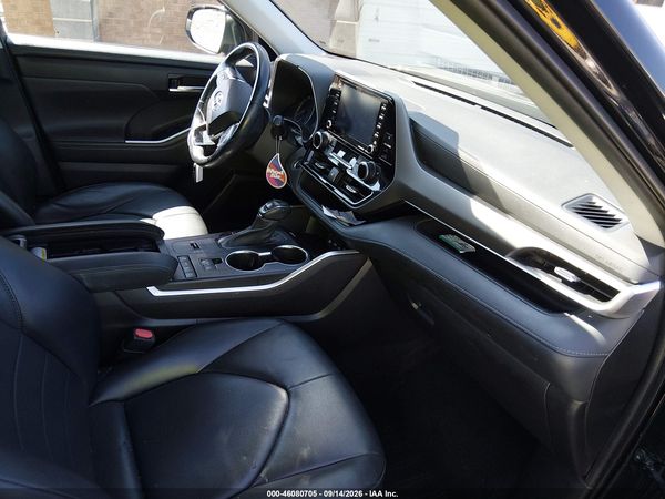 2021 TOYOTA HIGHLANDER XLE — I5
