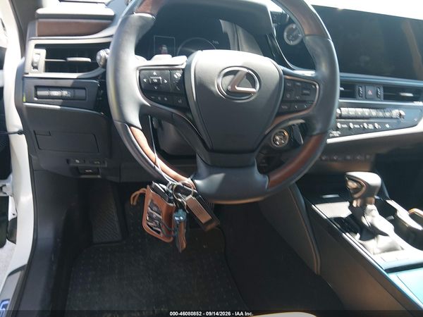 2024 LEXUS ES 300H ULTRA LUXURY — I11