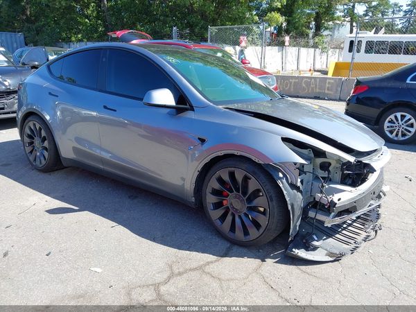2025 TESLA MODEL Y — I1
