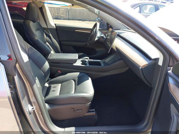 2025 TESLA MODEL Y — I5